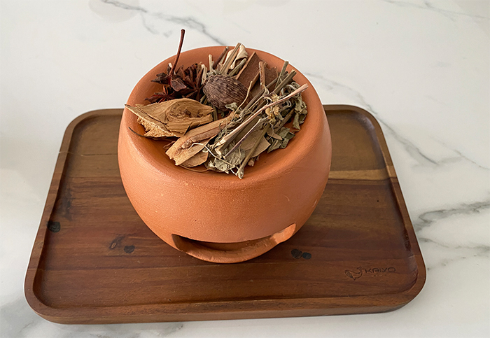 bep-xong-thao-moc-duoc-thiet-ke-dep-mat Bếp xông thảo mộc được thiết kế đẹp mắt, không chỉ dùng để xông mà còn là vật trang trí